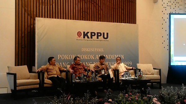 Diskusi Panel â€œPokok-Pokok Amandemen UU No.5 Tahun 1999â€ di Jakarta, Selasa (24/10). Foto: NNP