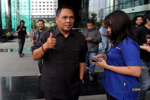 Ketua fraksi PDIP DPRD Jambi Diperiksa KPK 6.JPG