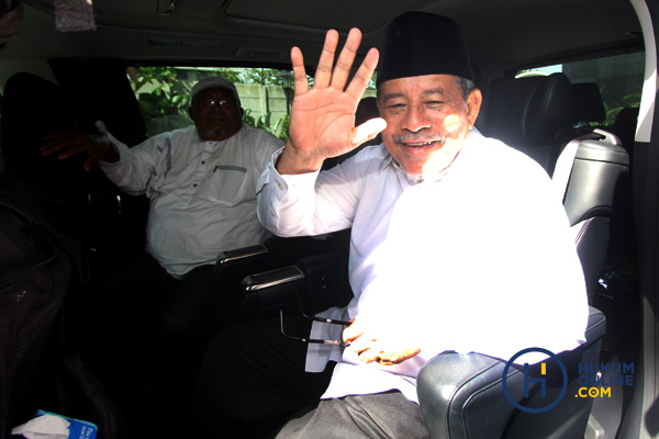 Gubernur Maluku Utara Sambangi KPK 6.JPG