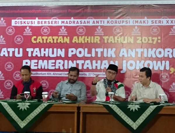 Diskusi bertema Catatan Akhir Tahun 2017: Satu Tahun Politik Anti Korupsi Pemerintahan Jokowi di Jakarta, Rabu (27/12). Foto: AID