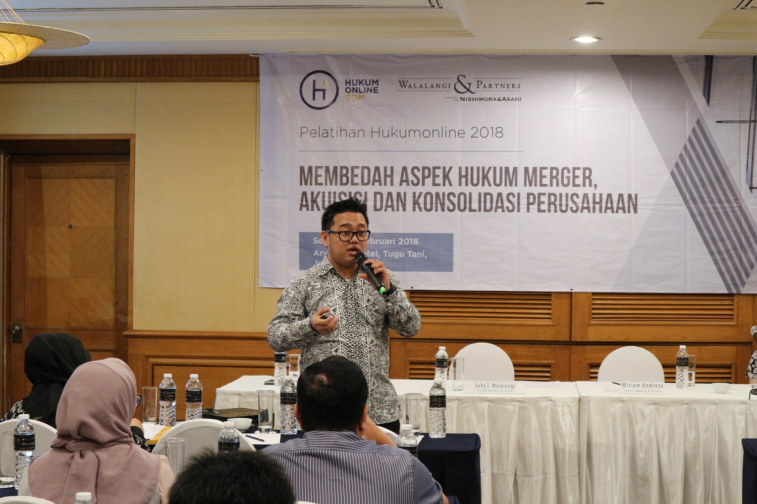Bapak Hans A. Kurniawan, Associate dari Walalangi & Partners dalam Pelatihan Hukumonline 2018 