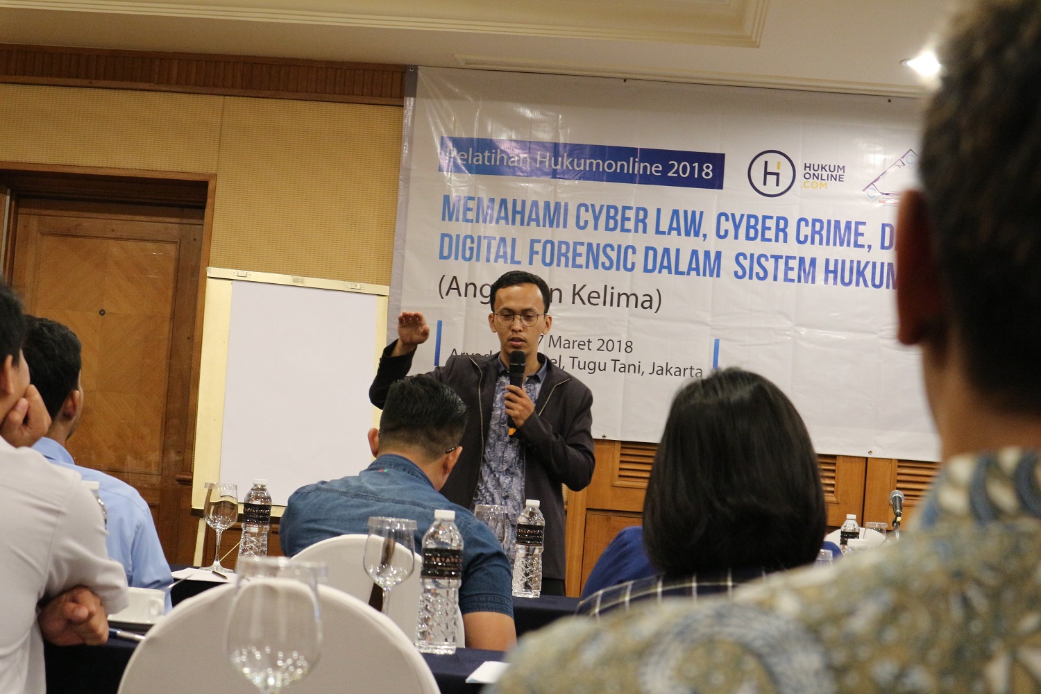 Bapak Teguh Arifiyadi, selakuÂ Ketua Umum Indonesia Cyber Law Community (ICLC), dalam Pelatihan Hukumonline 2018 