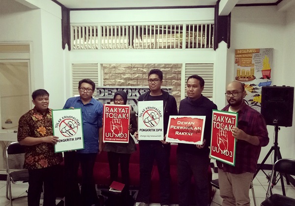 Koalisi masyarakat sipil kritik pengesahan RUU MD3. Foto: AJI