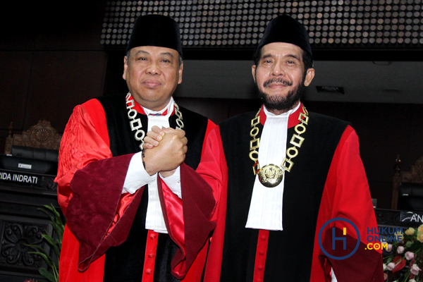 Arief Hidayat (kiri) dan Anwar Usman (kanan). Foto: RES
