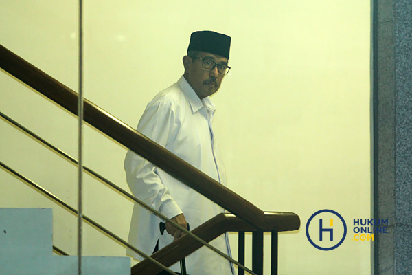 Bupati Bandung Barat Abu Baukar Tiba di KPK 6.JPG