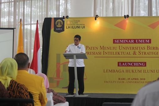 Dirjen Kekayaan Intelektual Kementerian Hukum dan HAM, Freddy Haris, saat menyampaikan sambutan dalam acara seminar paten di Universitas Indonesia, Rabu (25/4). Foto: MYS