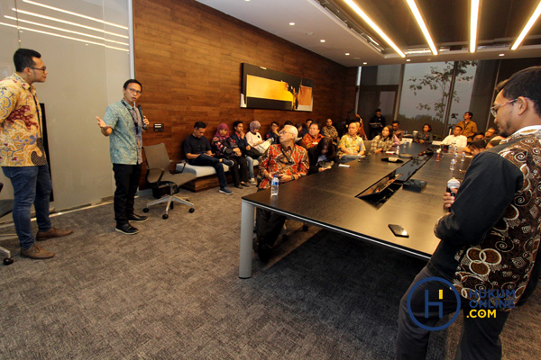 Hukumonline bersama Youth Manual meluncurkan hasil survei Kampus Hukum Terfavorit 2018 versi 34 Firma Hukum ternama di Indonesia yang didukung oleh firma hukum Assegaf Hamzah & Partners (AHP). Foto: RES