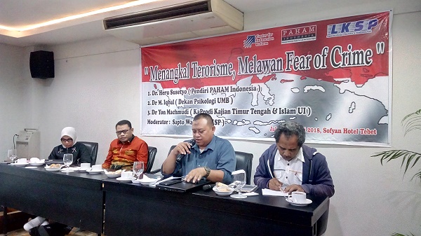 Diskusi terarah bertema â€œMenangkal Terorisme, Melawan Fear of Crimeâ€, Rabu (16/5) di Jakarta. Foto: NEE