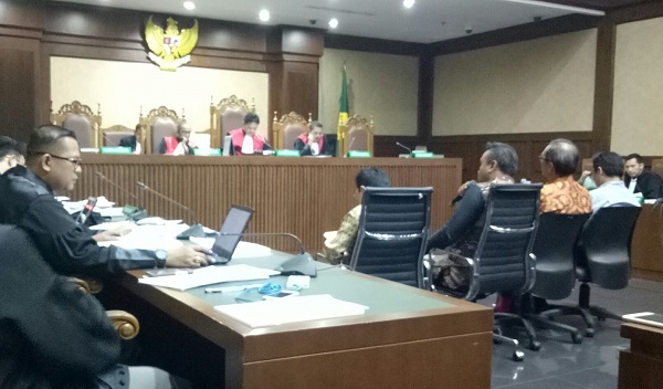 Dari kiri ke kanan : Para saksi Setya Novanto, Irvanto Hendra Pambudi Cahyo, Made Oka Masagung, Ihsan Muda Harahap. Foto: AJI