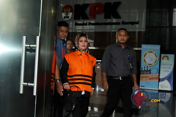 Dua Anggota DPRD Sumut Helmiati dan Muslim Simbolon Ditahan KPK 1.JPG