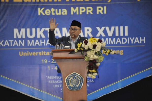 Ketua MPR Zulkifli Hasan dalam  perhelatan Muktamar XVIII Ikatan Mahasiswa Muhammadiyah (IMM) di Malang, Kamis (2/8) . Foto: Humas MPR