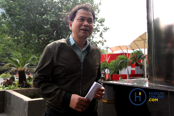 KPK Periksa Anggota DPR Aziz Syamsudin 2.JPG