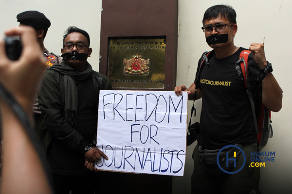 TUNTUT PEMBEBASAN JURNALIS 3.JPG