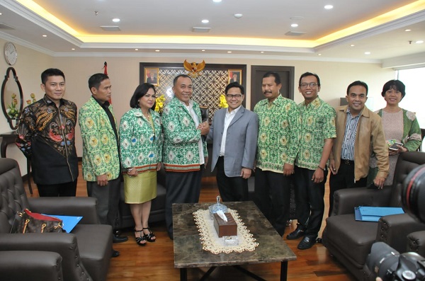 Wakil Ketua MPR RI Muhaimin Iskandar (Cak Imin) bersama delegasi DPP Asosiasi Pemerintah Desa Seluruh Indonesia (Apdesi). Foto: Humas MPR