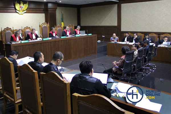 Sidang pemeriksaan beberapa saksi dari PT PJBI dan PT Samantaka Batubara, salah satunya Dirut PT Samantaka Batubara Rudy Herlambang di Pengadilan Tipikor Jakarta, Kamis (18/10). Foto: RES
