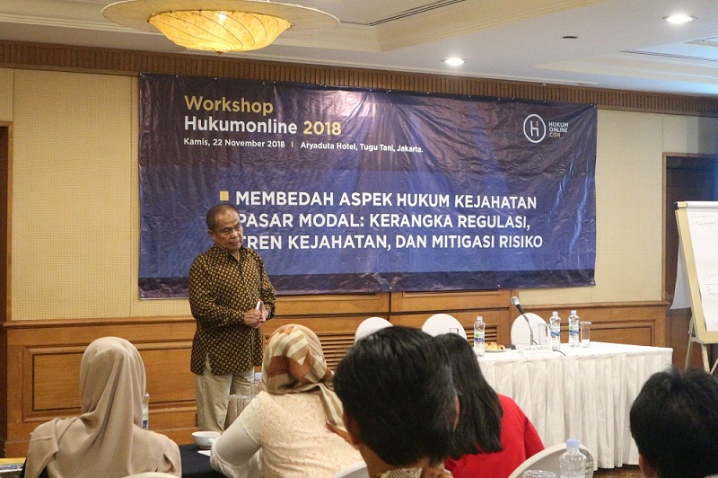 Bapak Indra Safitri, selaku Ketua Himpunan Konsultan Hukum Pasar Modal (HKHPM) dalam Workshop Hukumonline 2018 