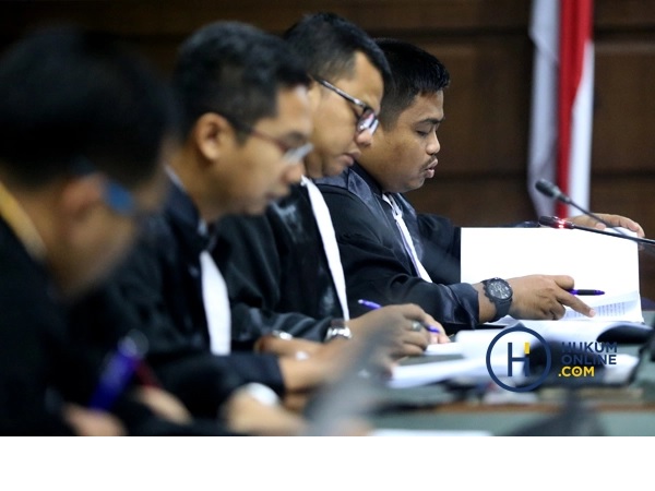 Tim Jaksa KPK saat membacakan tuntutan terdakwa korupsi e-KTP Irvanto Hendra Pambudi Cahyo dan Made Oka Masagung di Pengadilan Tipikor Jakarta, Selasa (6/11). Foto: RES 