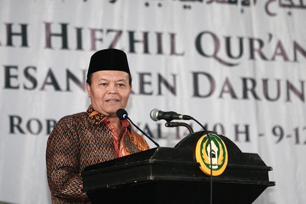Wakil Ketua MPR Hidayat Nurwahid saat menutup rangkaian acara Musabaqah Hifzhil Qur'an (MHQ) Ke-4 Tingkat ASEAN di Gedung Pertemuan Pondok Pesantren Darunnajah Jakarta, Senin (12/11). Foto: Humas MPR