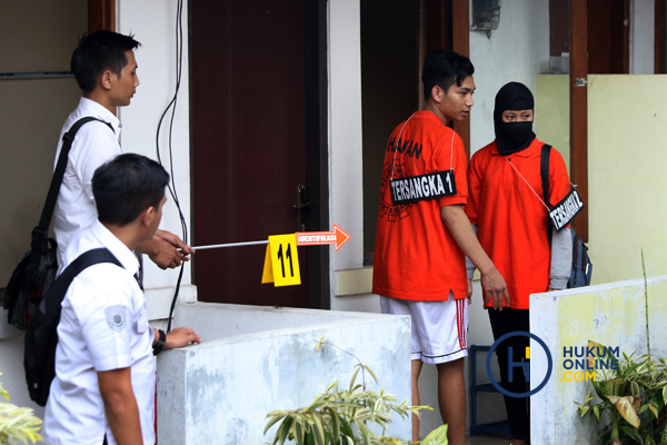 Polisi Gelar Rekonstruksi Kasus Mayat Dalam Lemari 2.JPG