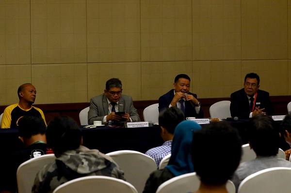 Ketua Dewan Pembina DPN Peradi Otto Hasibuan menjadi pembicara dalam Rakernas III DPN Peradi di Medan, Kamis (6/12).