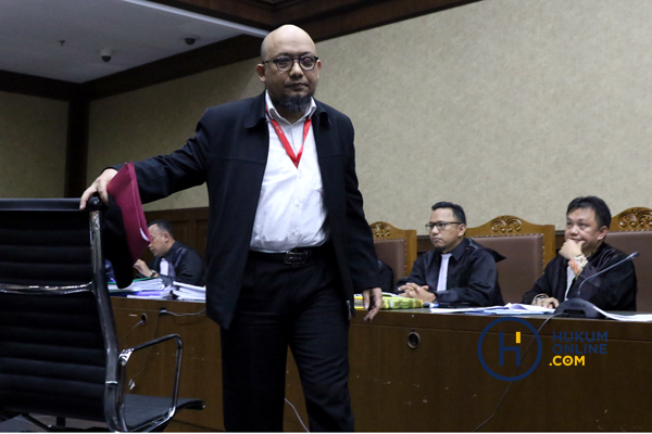 Penyidik senior KPK Novel Baswedan saat bersaksi di Pengadilan Tipikor dengan terdakwa Lucas. Foto: RES
