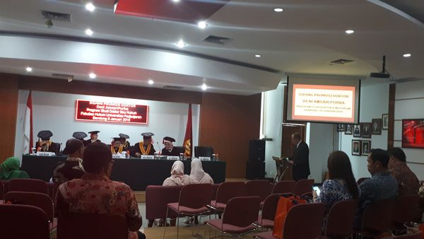 Suasana sidang promosi terbuka doktor ilmu hukum, Deni Amsari Purba  di Universitas Padjadjaran Bandung sitas, Rabu (09/1). Foto: MYS 