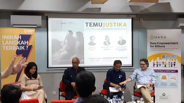 Para pembicara di diskusi â€œRegulasi dan Implementasi Cryptocurrency di Indonesiaâ€ di Jakarta, Jumat (15/3). Foto: Istimewa