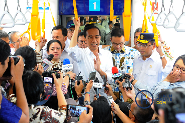 Presiden Jokowi coba MRT Jakarta 1.JPG