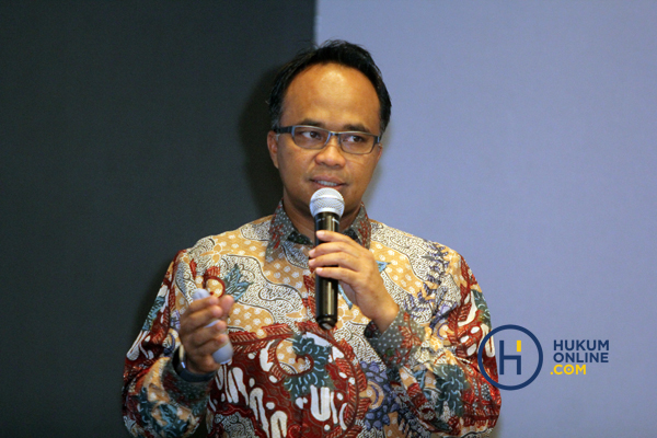 Bapak Ichwan Sukardi, Managing Partner Tax â€“ RSM Indonesia dalam acara workshop hukumonline 2019 
