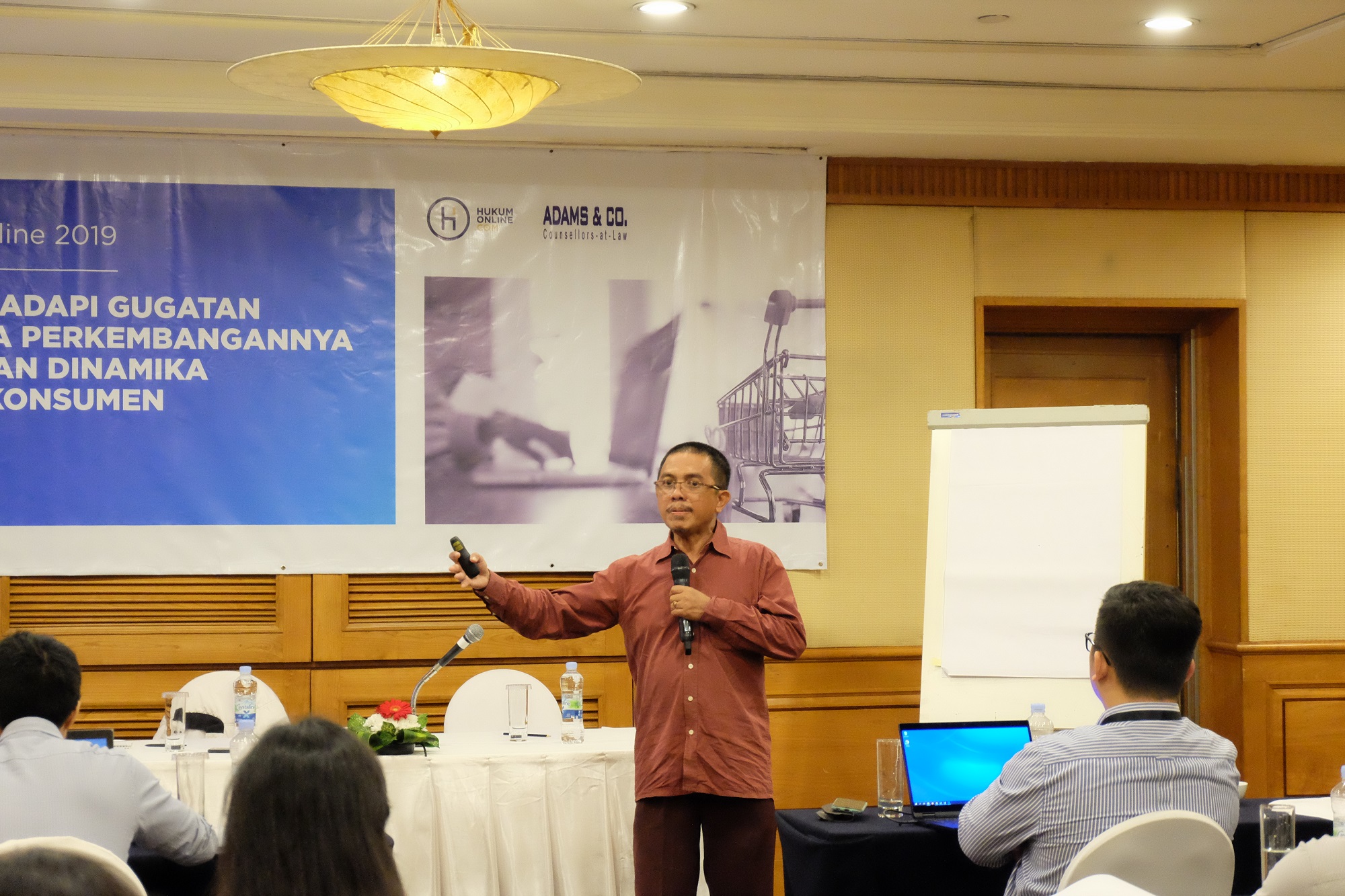 Bapak Dr. Yusuf Shofie S.H., M.H., Akademisi Tindak Pidana Ekonomi dan Hukum Perlindungan Konsumen - Universitas Yarsi dalam acara workshop hukumonline 2019 