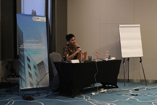 Raditya Iryandi selaku Praktisi Keamanan Siber dari Indonesia Cyber Law Community (ICLC) dalam Pelatihan Hukumonline 2019 
