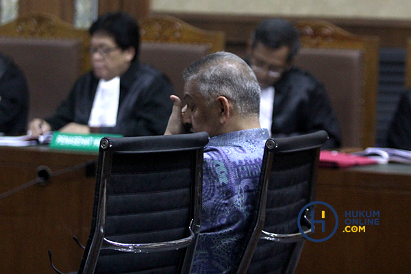 Mantan Dirut PLN Sofyan Basir jalani sidang perdana di Pengadilan Tipikor Jakarta. Foto: RES