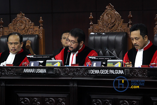 Gugatan Prabowo Sandi Ditolak MK 3.JPG