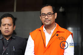 Mantan Kakanwil Kemenag Jawa Timur Haris Hasanudin saat diperiksa penyidik KPK. Foto: RES