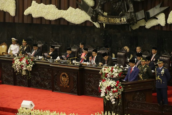 Presiden Joko Widodo menyampaikan Pidato Kenegaraan di Komplek Gedung Parlemen Jakarta. Foto: RES (arsip)