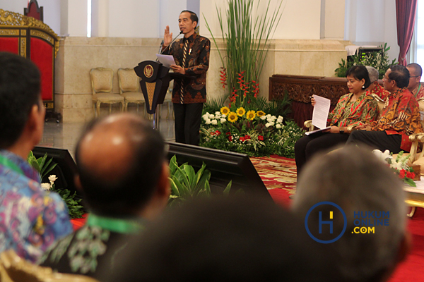 Presiden Joko Widodo saat pembukaan Konferensi Nasional Hukum Tata Negara (KNHTN) ke-6 di Istana Negara Jakarta, Senin (2/9). Foto: RES