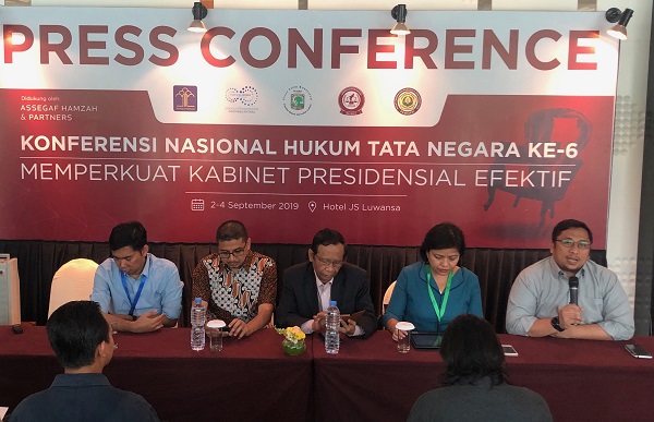 Pembacaan rekomendasi Konferensi Nasional Hukum Tata Negara ke-6 , di Jakarta, Rabu (4/9). Foto: DAN