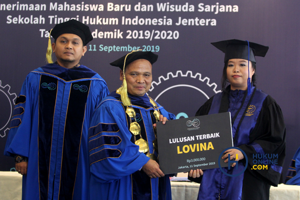 Wisudah Sekolah Hukum Indonesia Jentera 2.JPG