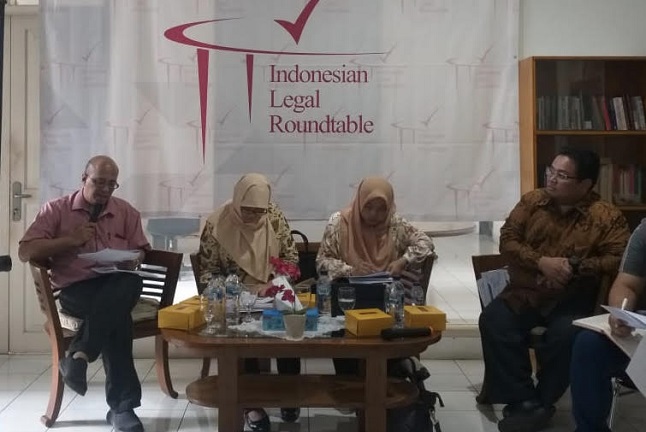 Para narasumber saat menyampaikan evaluasi pidana Pemilu Serentak 2019 di Jakarta, Senin (7/10). Foto: DAN
