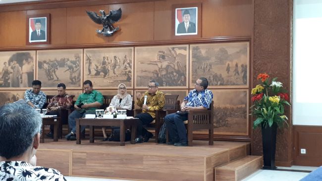 Narasumber dalam diskusi publik Dialektika Akademis Pengesahan  RUU KUHP di FH Universitas Pancasila, Rabu (9/10). Foto: MYS)