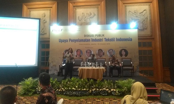 Acara diskusi Upaya Penyelamatan Industri Tekstil Indonesia. Foto: MJR