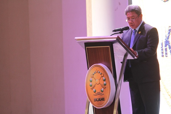 Suhadi memberi kata sambutan usai terpilih lagi menjadi Ketua Umum IKAHI periode 2019-2022. Foto: Humas MA  