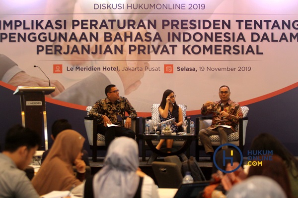 Hukumonline menggelar diskusi bertema â€œImplikasi Perpres tentang Penggunaan Bahasa Indonesia dalam Perjanjian Privat Komersialâ€ di Jakata, Selasa (19/11). Foto: RES