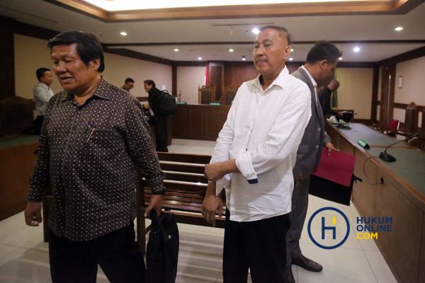 Markus Nari (baju putih) saat menjalani sidang putusan di Pengadilan Tipikor Jakarta. Foto: RES
