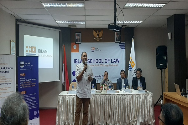 Konferensi pers peluncuran logo baru IBLAM School of Law (STIH IBLAM) di Kampus IBLAM Jakarta, Senin (9/12). Foto: AID