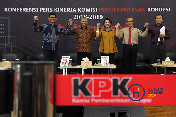 Pimpinan KPK periode 2016-2019 sesaat setelah menggelar konpers. Foto: RES