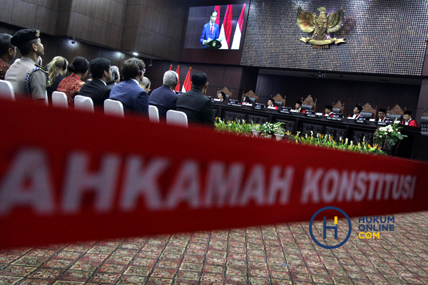 Presiden Joko Widodo menyampaikan pidato saat sidang pleno penyampaian Laporan Tahun 2019 di Gedung MK Jakarta, Selasa (28/1). Foto: RES 