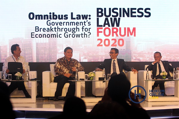Acara AHP Business Law Forum 2020 dengan tema â€œOmnibus Law: Terobosan Pemerintah bagi Pertumbuhan Ekonomiâ€, Rabu (5/3). Foto: RES