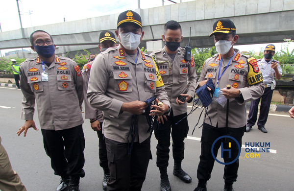 Kapolda Metro Jaya Pantau Kangsung Pelaksanaan PSBB di Jakarta 2.JPG