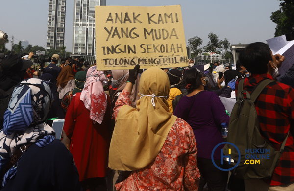 Demo Kemendikbud Orang Tua Siswa Protes Syarat Usia PPDB DKI Jakarta 6.JPG